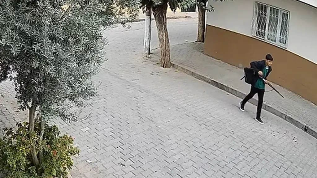 Manisada Okul Önünde Silahlı Saldırı